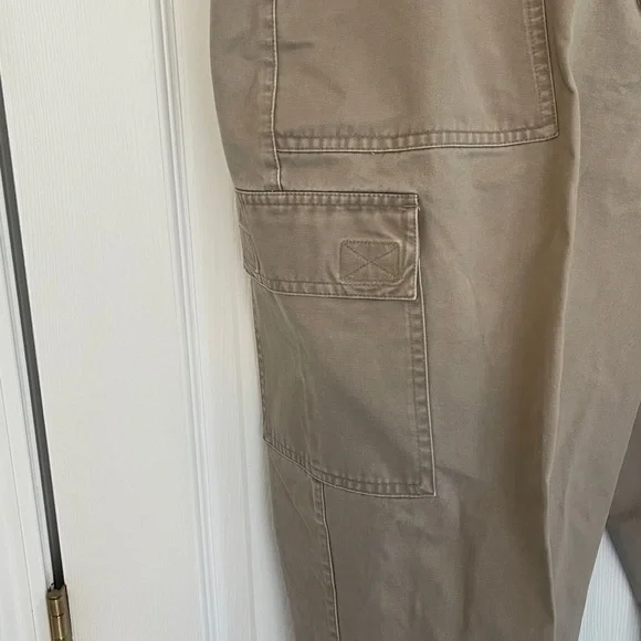St. John's Bay Women’s Cargo Pants SZ 18W EUC - Picture 2 of 8